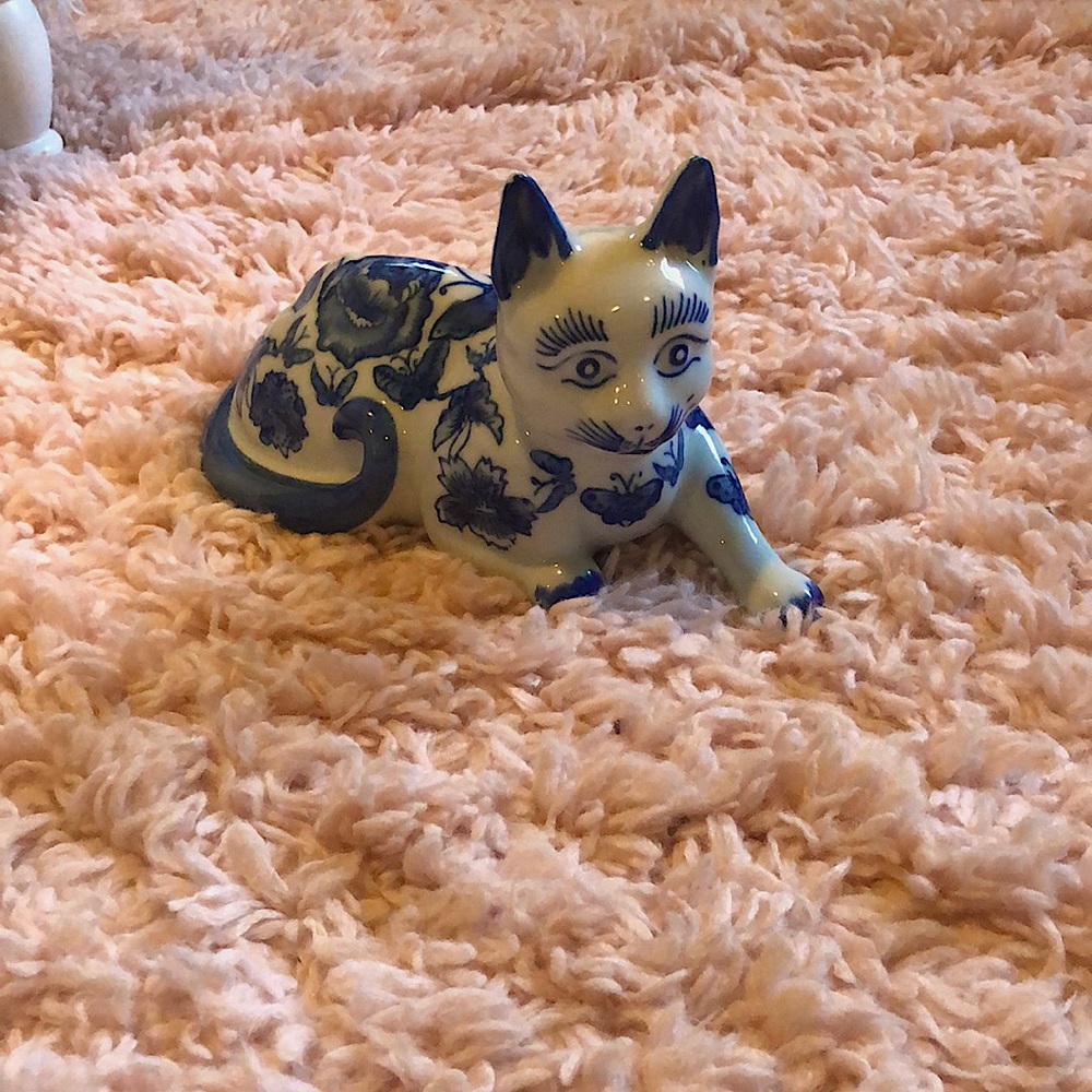 Ceramic cat. No markings. Heavy.
